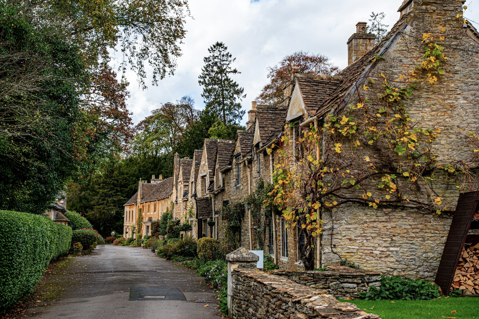 Picturesque cottages in the tranquil Cotswolds